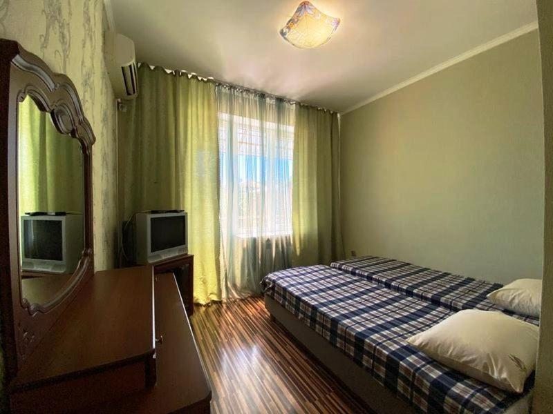 Двухместный (Бюджетный двухместный номер с 2 отдельными кроватями) гостевого дома Анета, Анапа