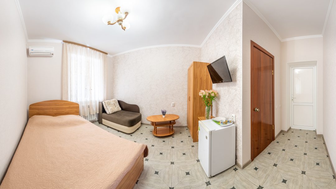 Трёхместный и более (трехместный номер без балкона) мини-отеля Ольга, Анапа