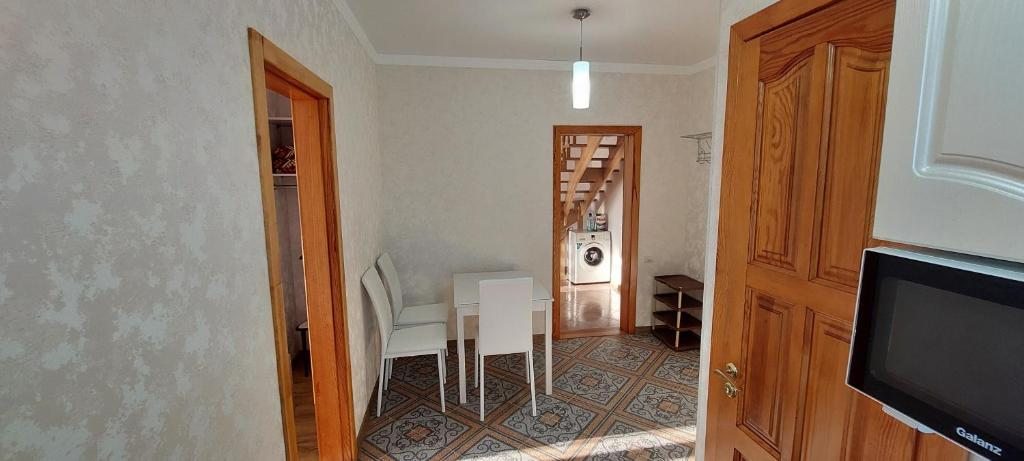 Трехместный (Трехместный номер с собственной ванной комнатой и мини-кухней) гостевого дома Отдых у Лизы, Витязево