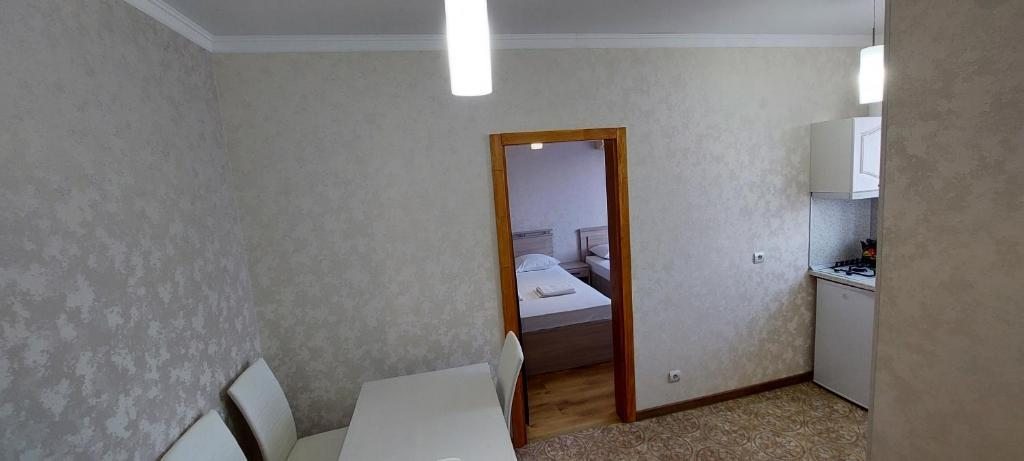 Четырехместный (Четырехместный номер с собственной ванной комнатой и мини-кухней) гостевого дома Отдых у Лизы, Витязево