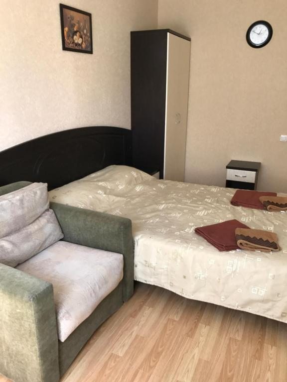 Двухместный (Двухместный номер с 1 кроватью или 2 отдельными кроватями и дополнительной кроватью) гостевого дома Три-С, Анапа