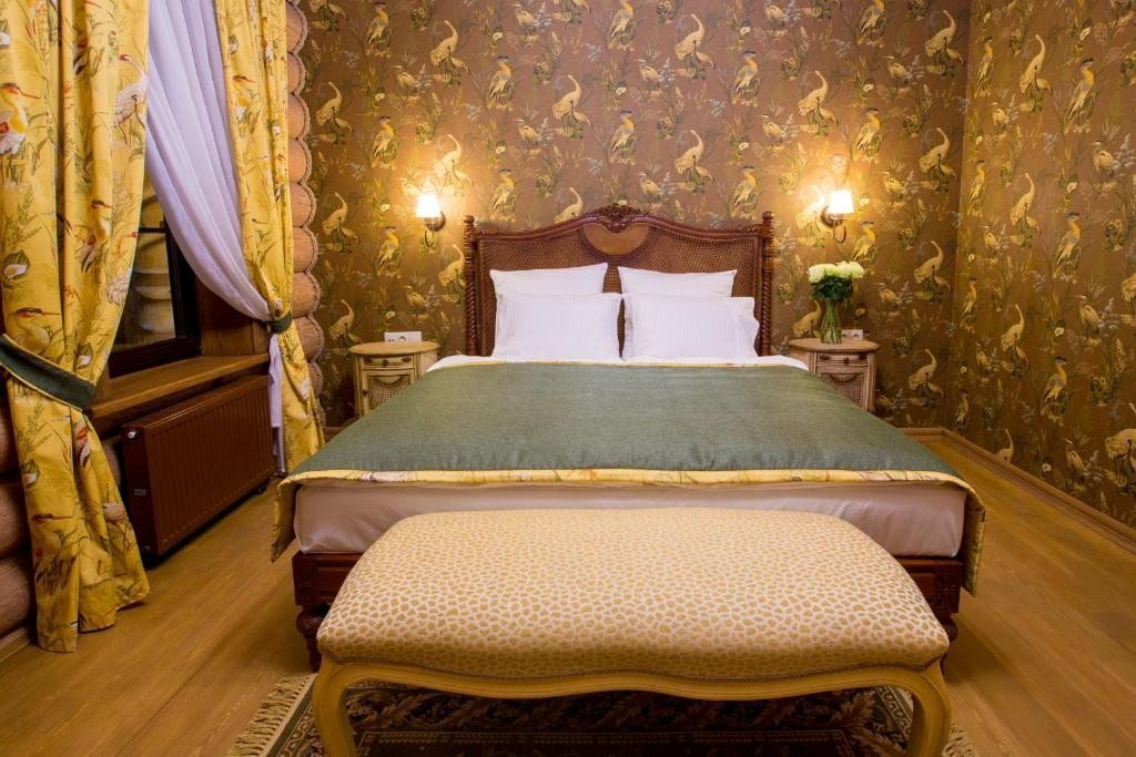 Сьюит (Люкс с кроватью размера «king-size») гостиницы Охотничьи сезоны, Полазна