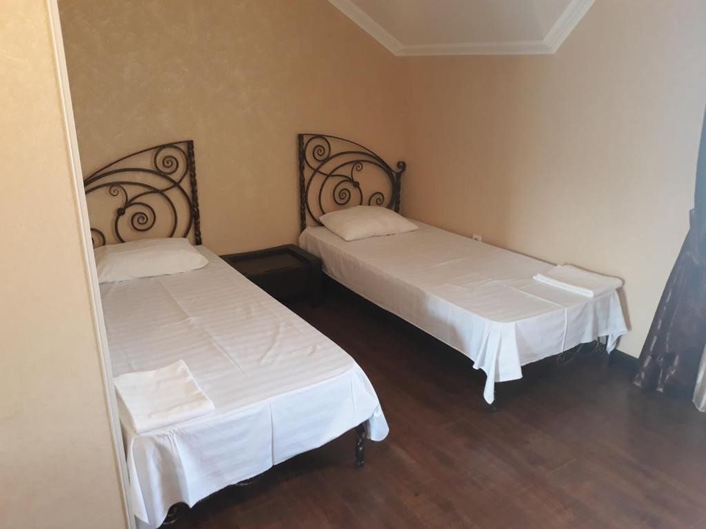 Двухместный (Двухместный номер с 1 кроватью или 2 отдельными кроватями) мини-гостиницы Красный замок, Новокубанск