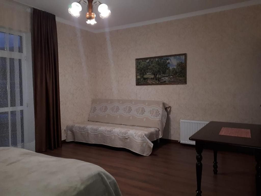 Семейный (Cемейный номер с собственной ванной комнатой) гостевого дома ДАХОВСКОЕ ПОМЕСТЬЕ, Даховская