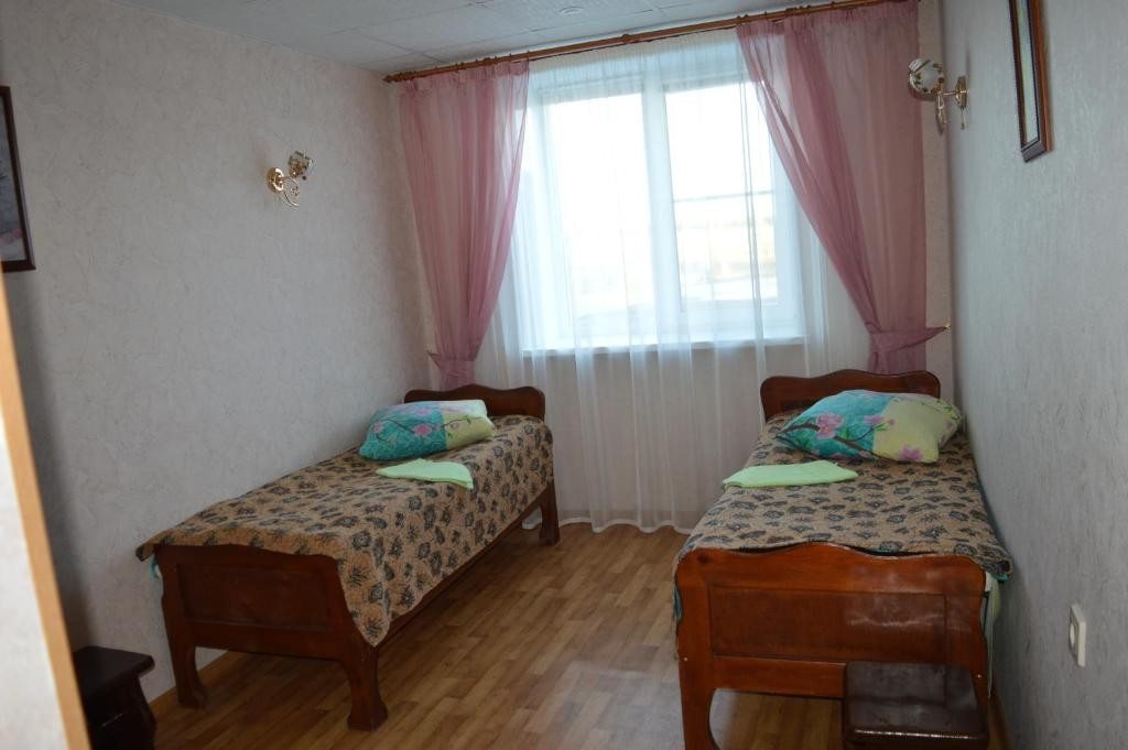 Двухместный (Стандартный двухместный номер с 2 отдельными кроватями) отеля У Пруда, Горноводяное