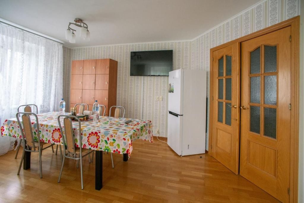 Номер (Кровать в общем номере для мужчин и женщин с 10 кроватями), Rooms in Tsilkovskogo 92A