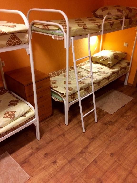Номер (Спальное место на двухъярусной кровати в общем номере для мужчин) хостела Room, Екатеринбург