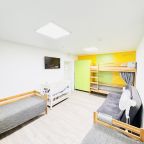 Детская кроватка в номере