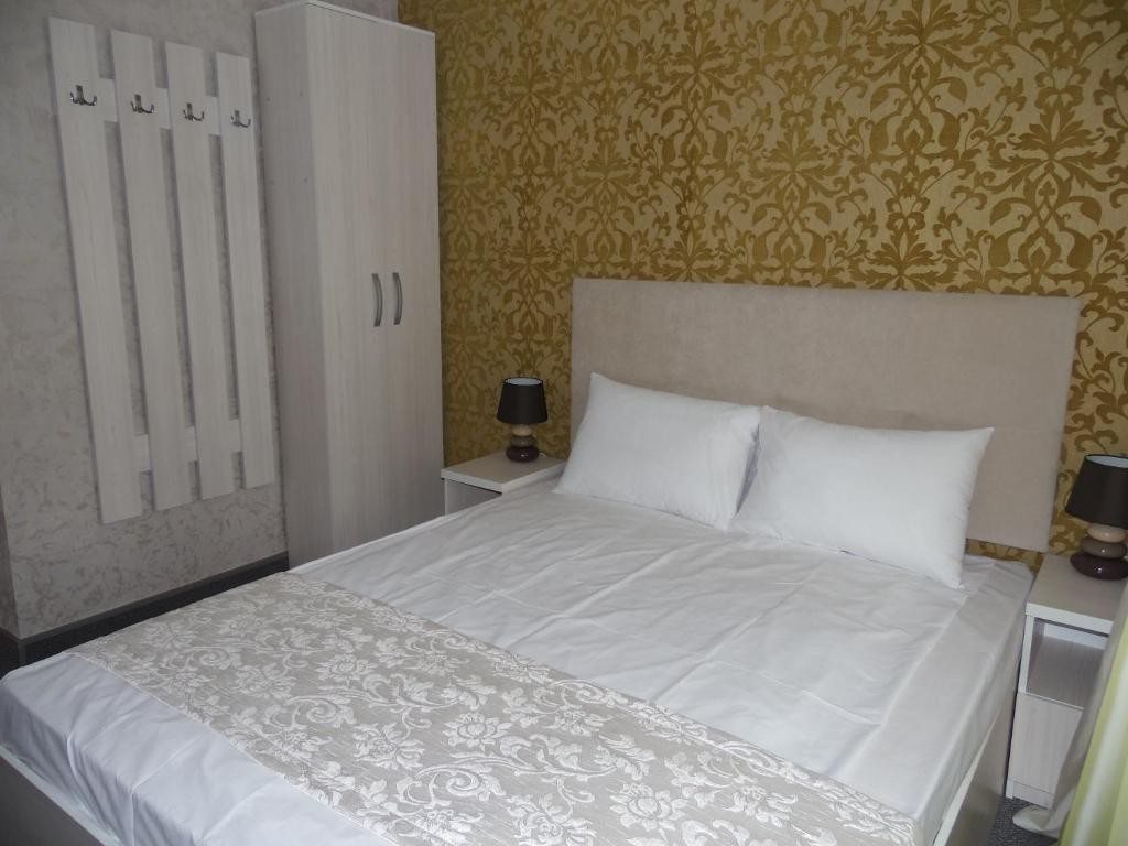 Двухместный (Стандартный двухместный номер с 1 кроватью и общей ванной комнатой) отеля Hotel Diamant, Заречный