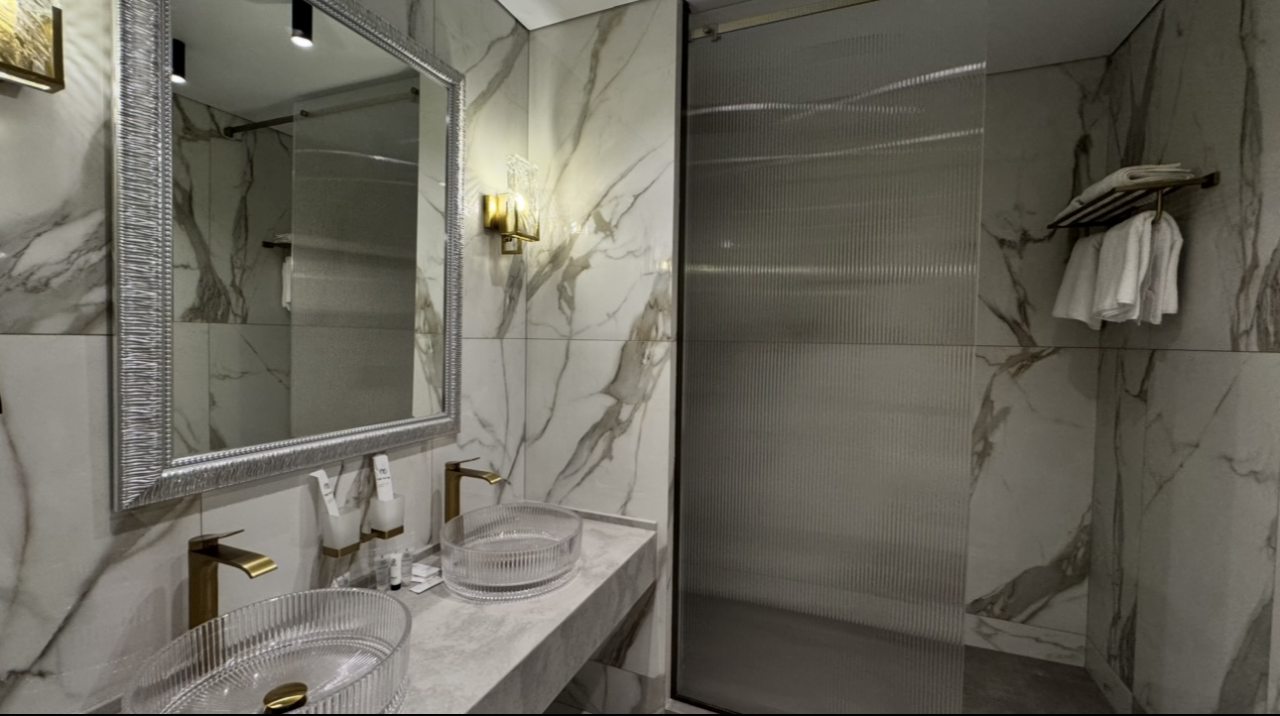 Полулюкс (Улучшенный номер с 1 двуспальной кроватью и террасой), Отель Марко Поло