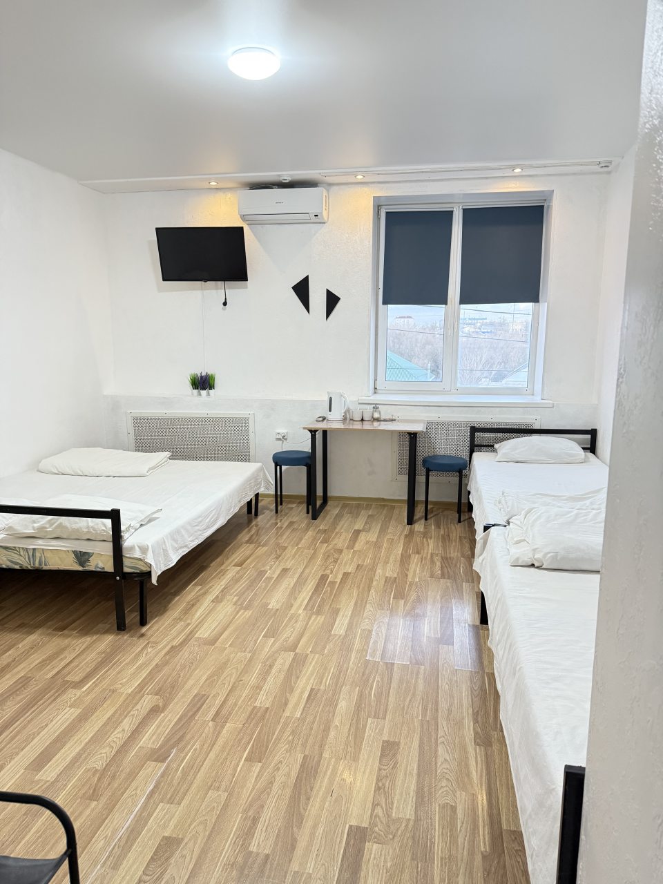 Четырехместный (Номер 203), Гостиница Гостиный двор