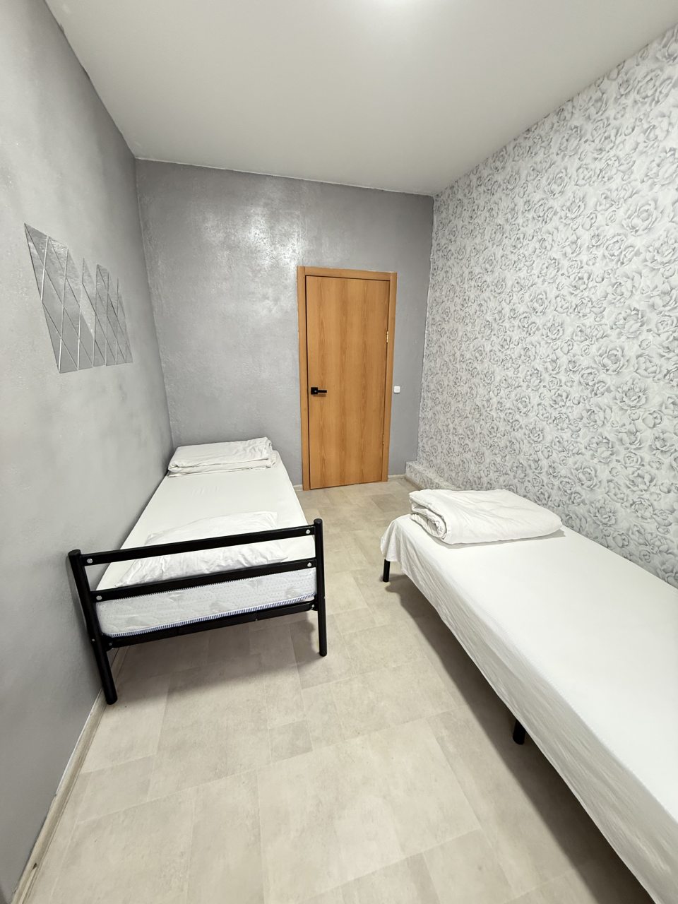 Пятиместный (Классический 108), Гостиница Гостиный двор