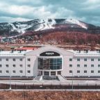 Фасад отеля Юность, Южно-Сахалинск