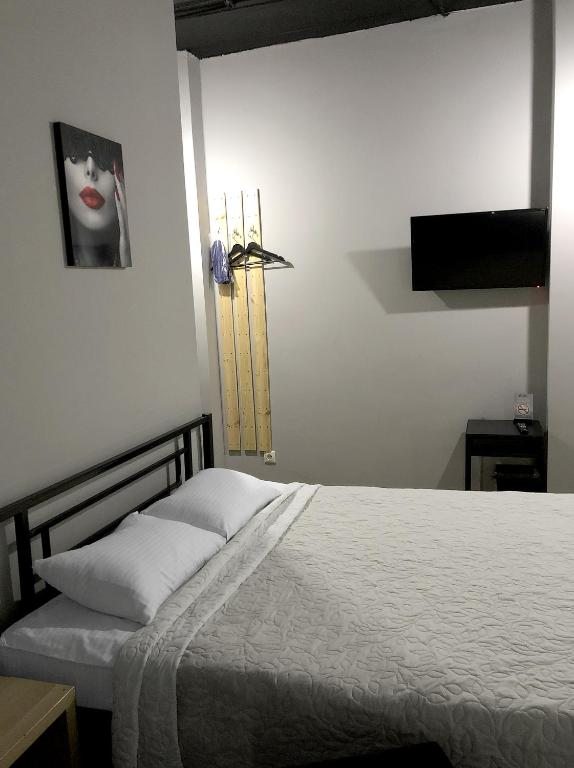 Двухместный (Небольшой двухместный номер с 1 кроватью) мини-отеля Лофт-Отель, Островцы