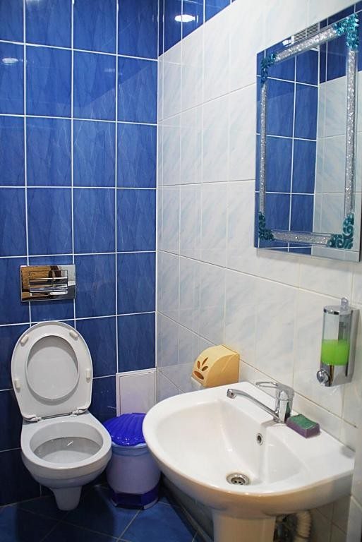 Двухместный (Двухместный номер с 1 кроватью и общим туалетом) мини-отеля Коммунистический, Горно-Алтайск