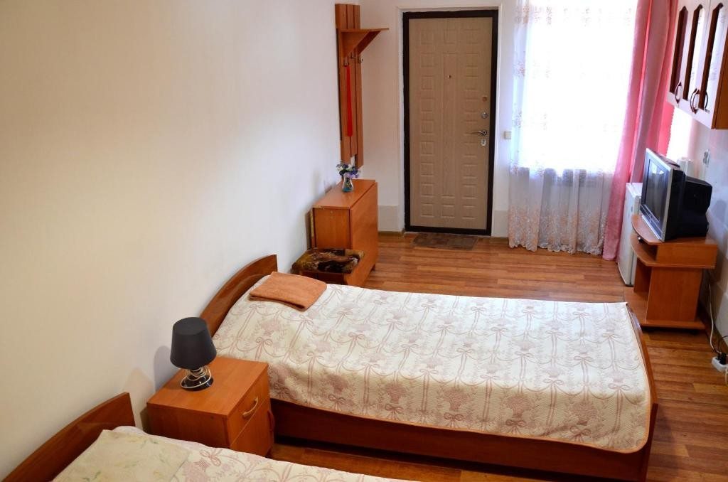 Двухместный (Стандартный двухместный номер с 2 отдельными кроватями) гостевого дома Виктория, Горячий Ключ