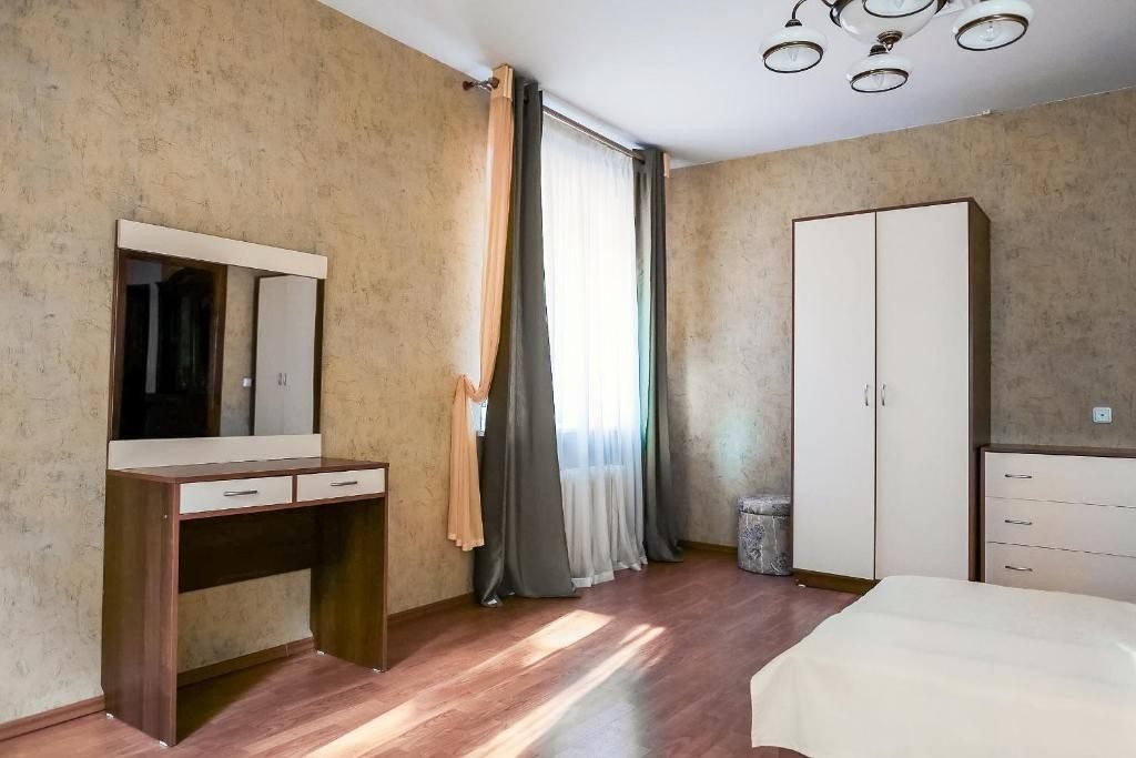 Апартаменты (Семейные апартаменты с 2 спальнями - В стоимость включен оздоровительный пакет услуг), Санаторий Ясные Зори