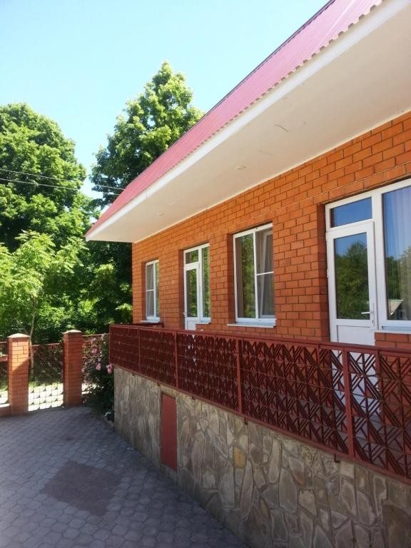 Двухместный (Двухместный номер с 2 отдельными кроватями и видом на горы) гостевого дома Анна, Хадыженск