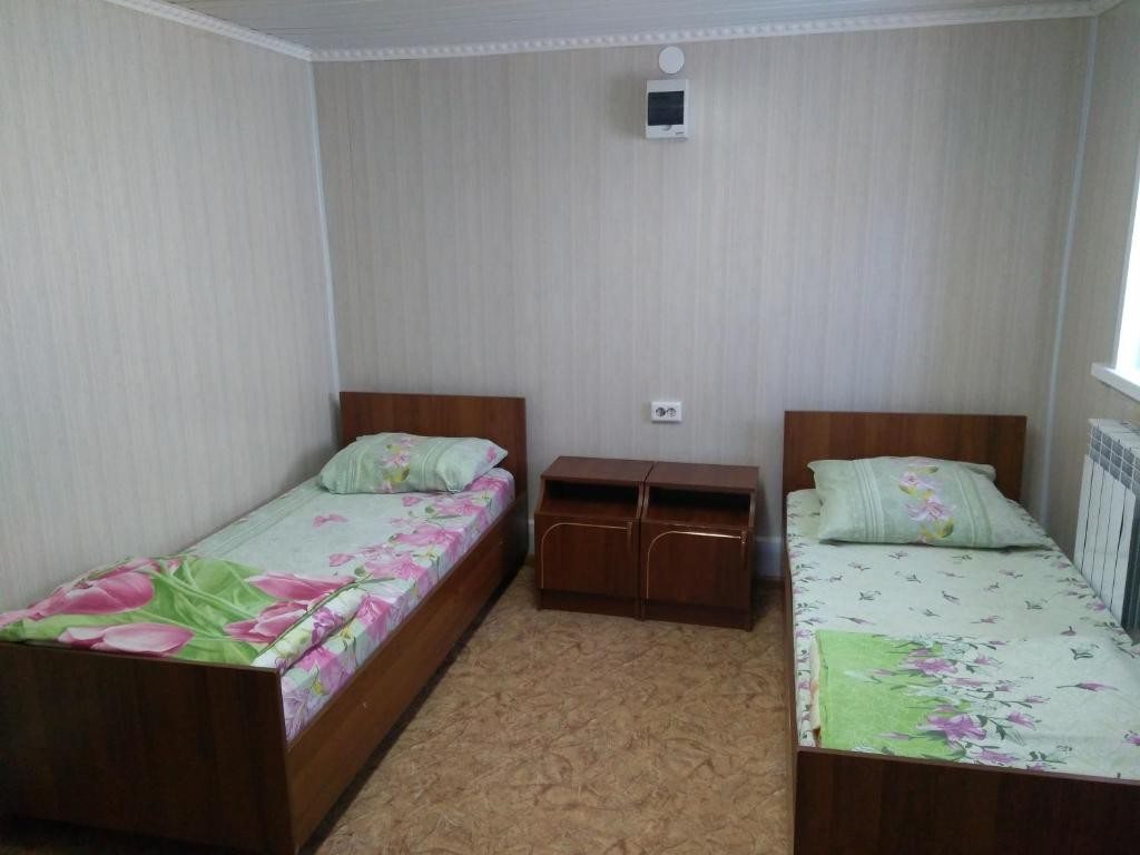 Двухместный (Двухместный номер с 2 отдельными кроватями и общей ванной комнатой) гостевого дома Уютный Дворик, Калач-на-Дону