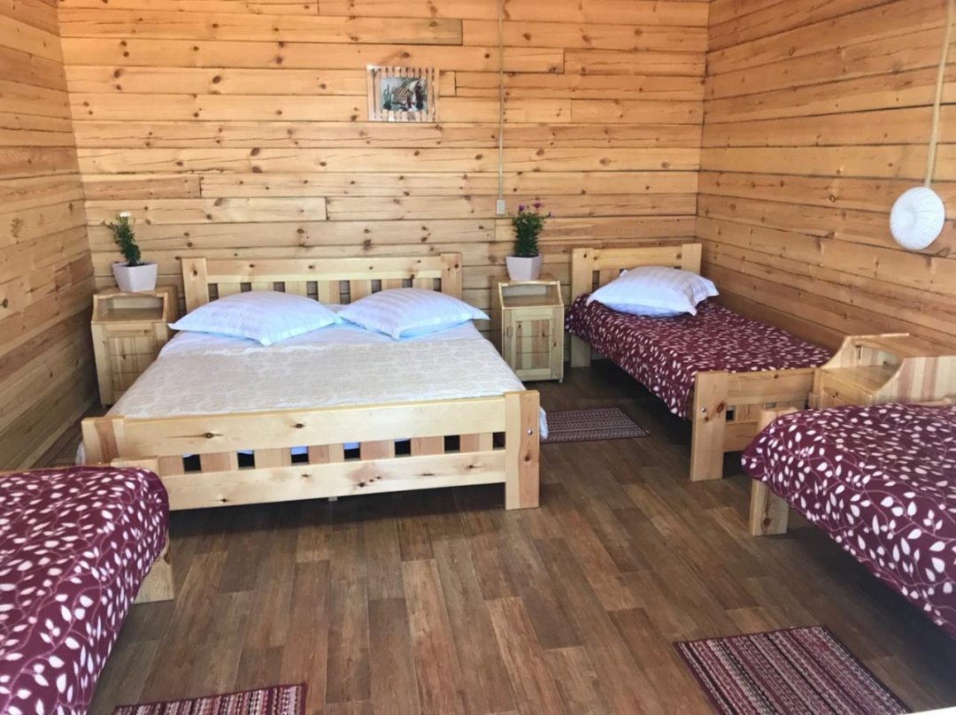 Четырехместный (Номер с собственной ванной комнатой вне номера) гостиницы Новая Волна, Усть-Баргузин