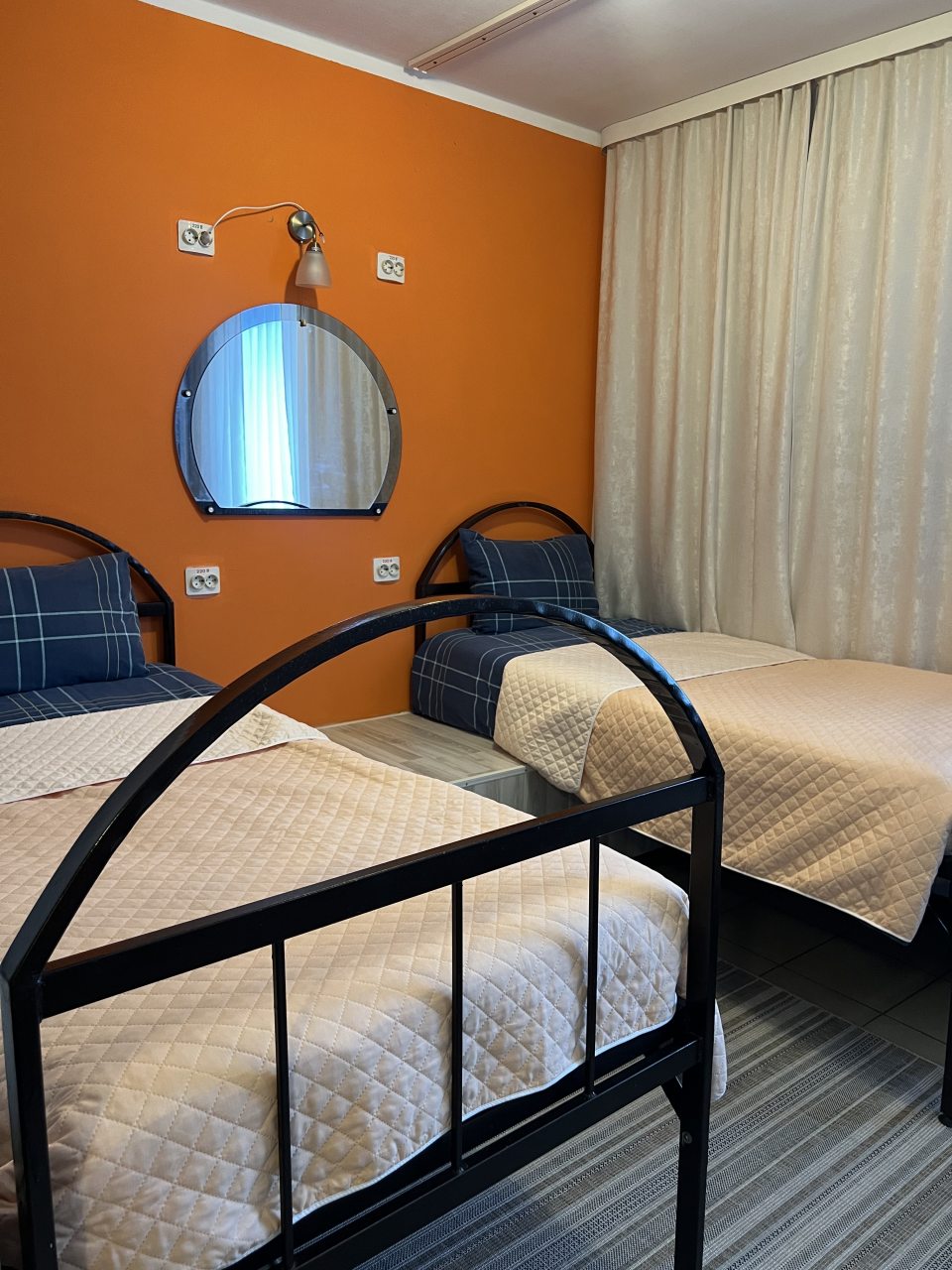 Апартаменты (3), Гостевой дом Турист