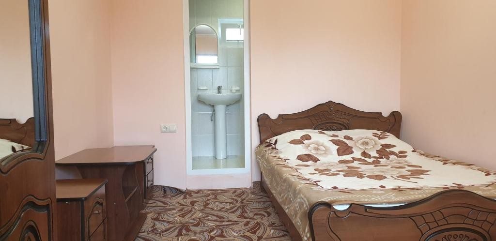 Двухместный (Двухместный номер с 1 кроватью и собственной ванной комнатой) гостевого дома Бирюза, Детляжка