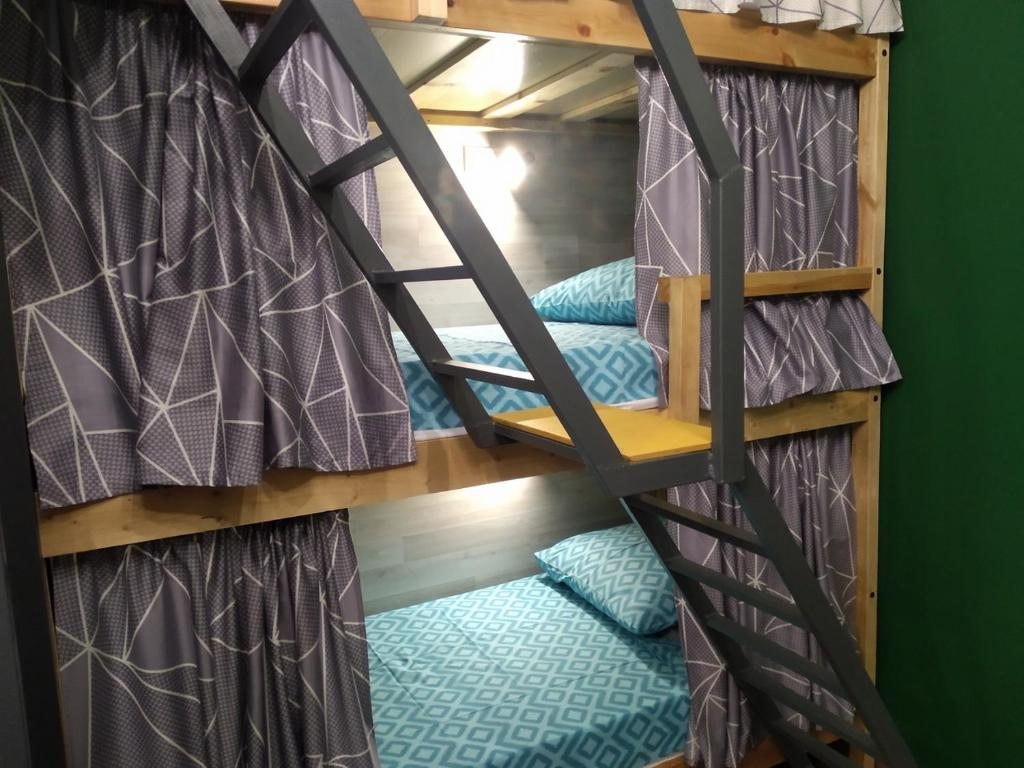 Номер (Спальное место на двухъярусной кровати в общем номере для мужчин и женщин) хостела Леон, Волгоград