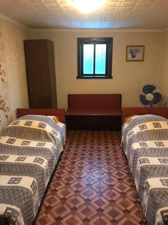 Двухместный (Бюджетный двухместный номер с 2 отдельными кроватями) гостевого дома У Марины, Вишнёвка