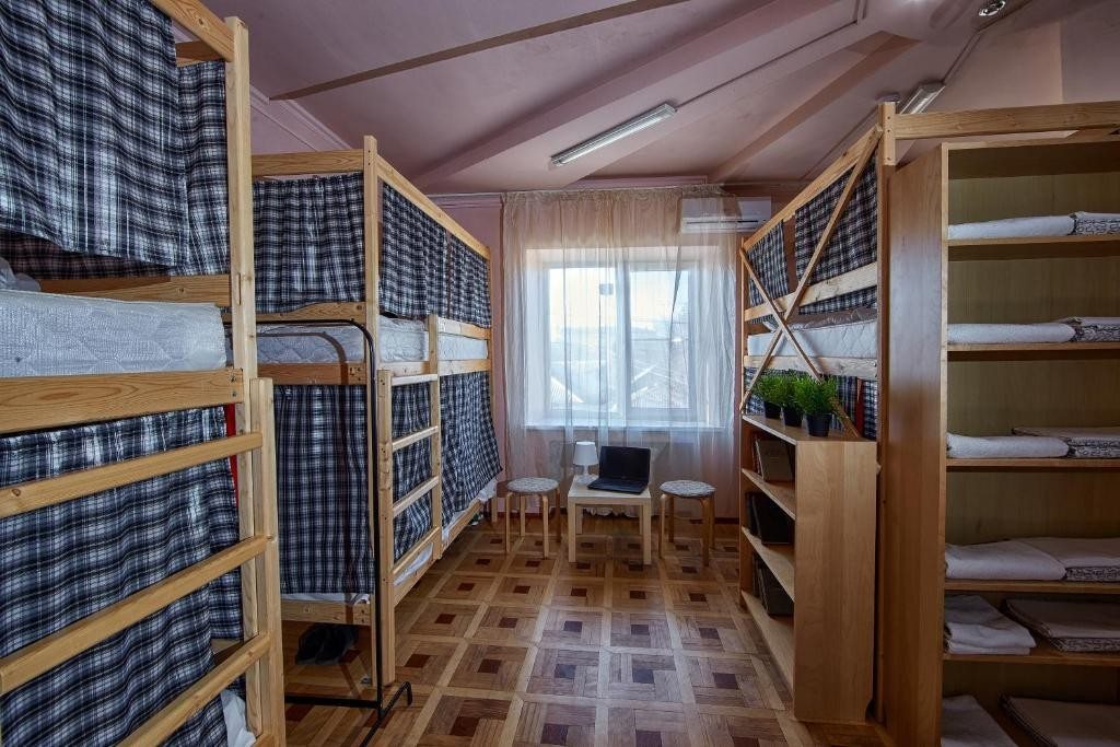 Номер (Кровать в общем 12-ти местном номере) хостела На Костылева, Краснодар