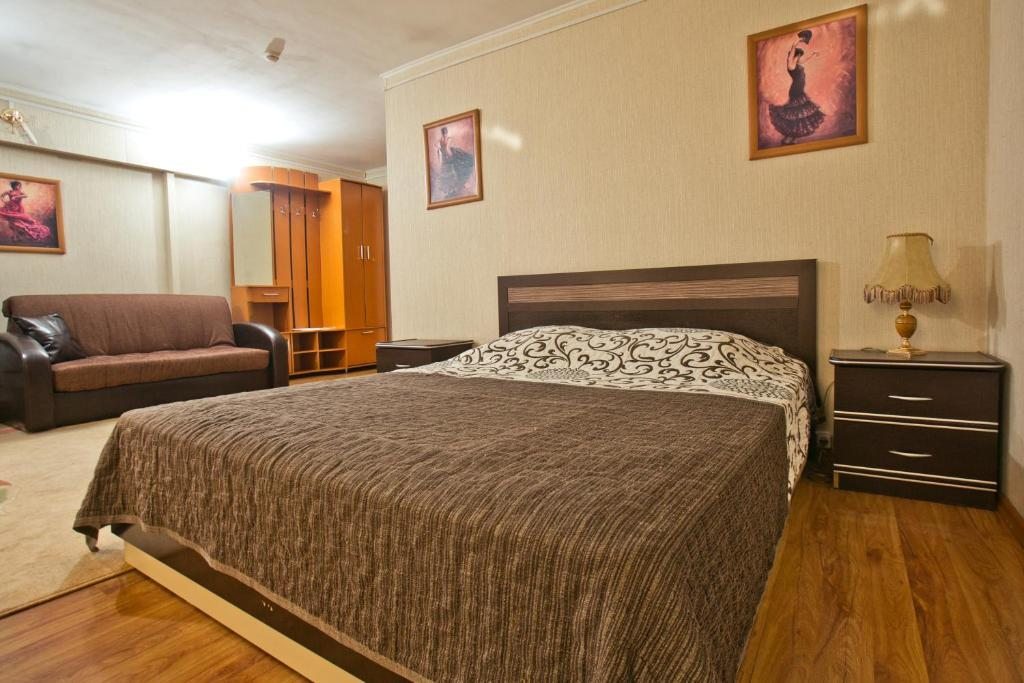 Сьюит (Люкс с кроватью размера «king-size») отеля Маяк Инн, Уссурийск