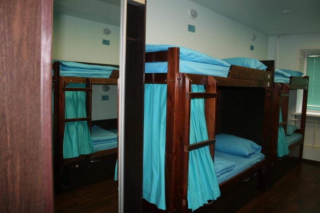 Номер (Спальное место на двухъярусной кровати в общем номере для мужчин) хостела Сити, Красноярск