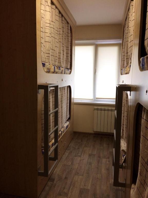 Номер (Кровать в общем 6-местном номере для мужчин и женщин) хостела Капсула на Октябрьской, Красноярск
