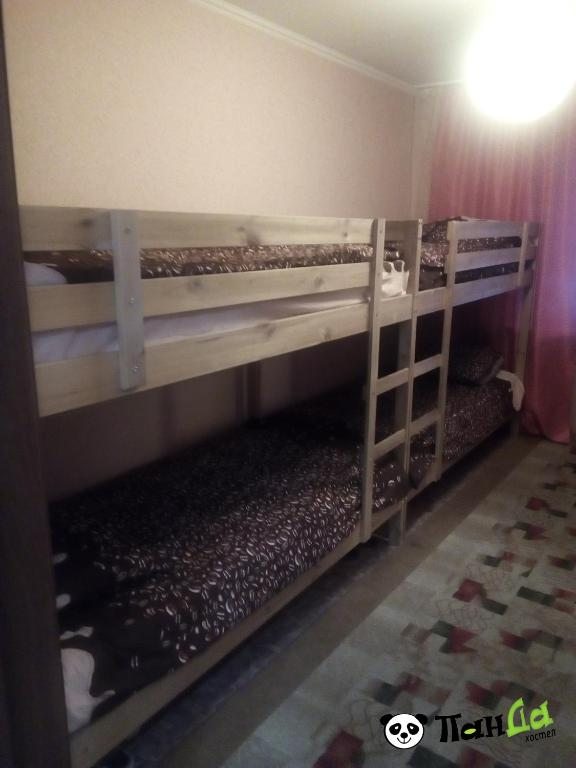Номер (Кровать в общем номере для мужчин с 4 кроватями) хостела Панда на Батурина 5д, Красноярск