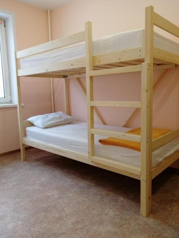 Четырехместный (Кровать в общем номере для мужчин с 4 кроватями) мини-отеля SportHouse, Красноярск