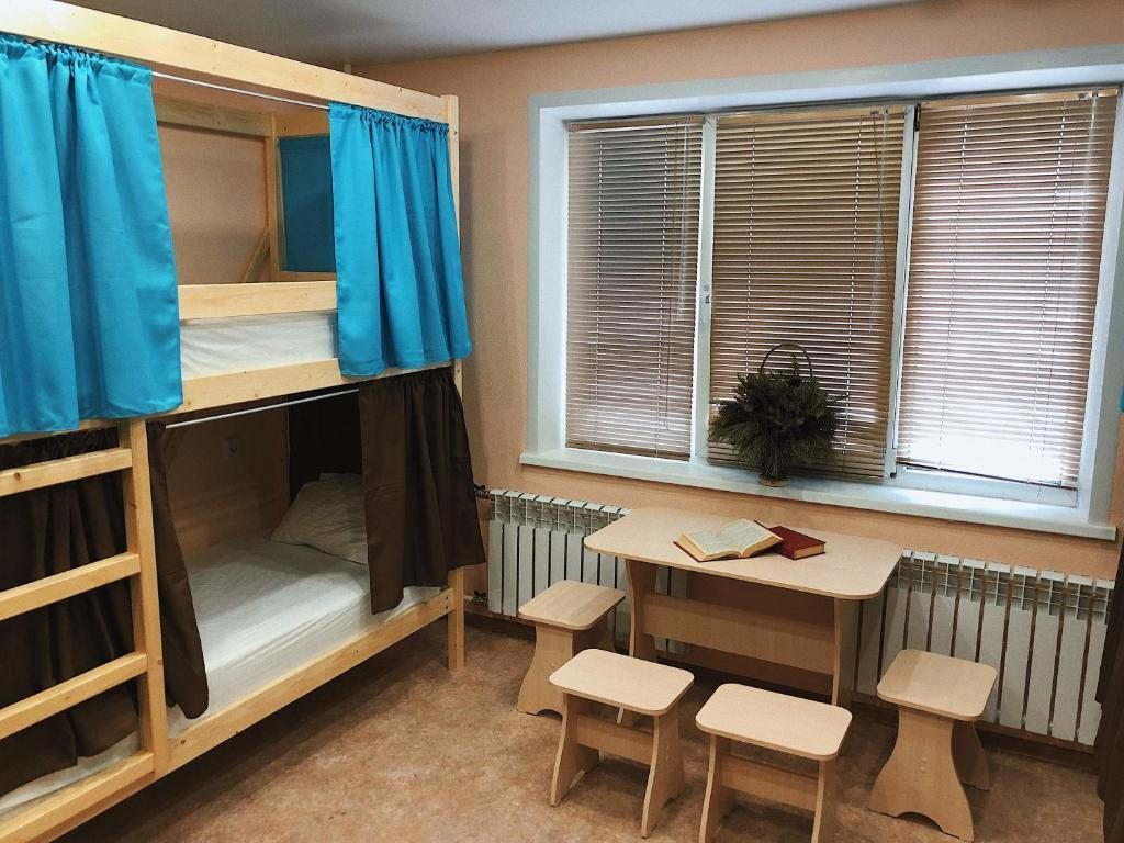 Шестиместный (Кровать в общем 6-местном номере для мужчин и женщин) мини-отеля SportHouse, Красноярск