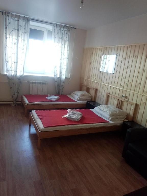 Двухместный (Двухместный номер с 2 отдельными кроватями) хостела Titmous House, Красноярск