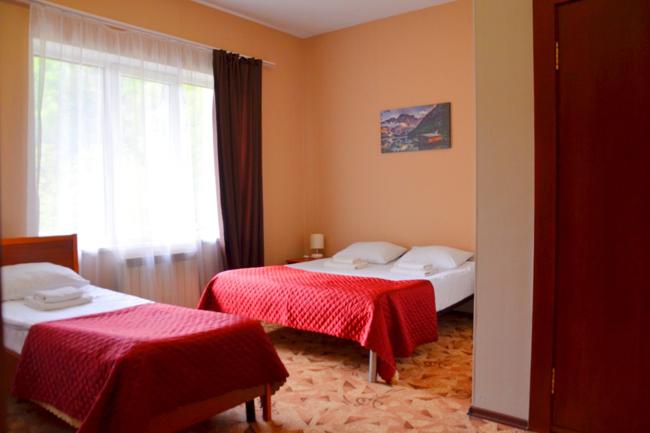 Трехместный (Стандарт 3-х местный) гостиницы RP Утомленные солнцем, Красная Поляна