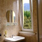 Трёхместный и более (Семейный двухкомнатный номер), Гостевой дом Утомленные солнцем