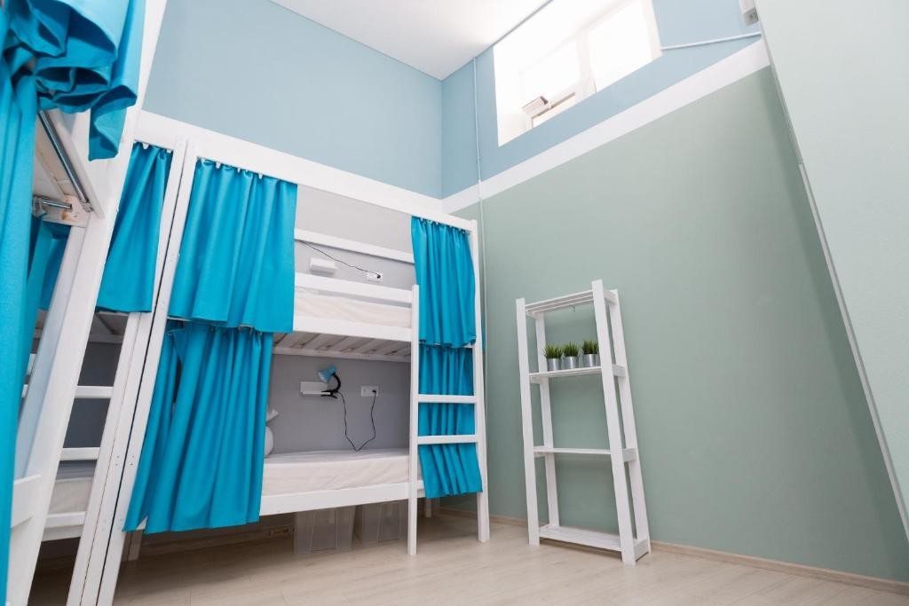 Номер (Кровать в общем номере для мужчин и женщин с 10 кроватями) хостела Рус-Проспект Октября, Уфа
