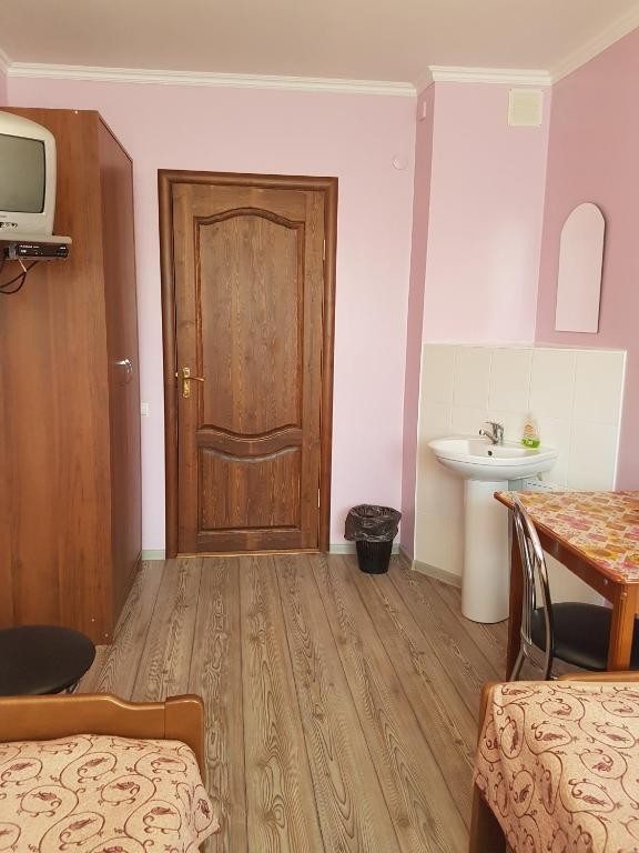 Двухместный (Бюджетный двухместный номер с 2 отдельными кроватями) мини-отеля Уют, Ленинградская