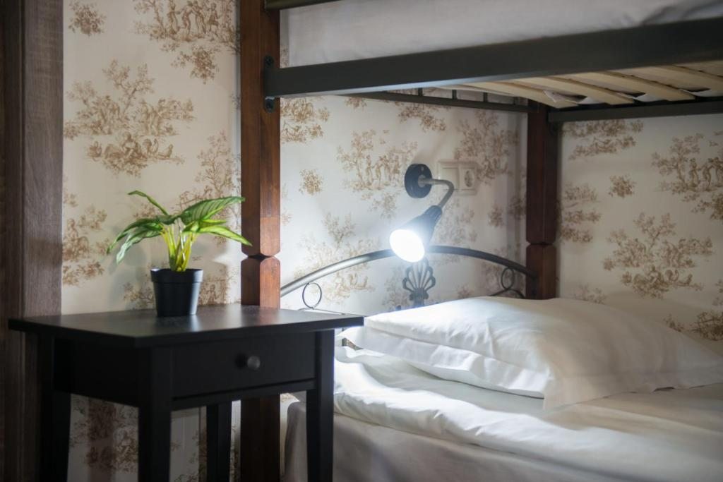 Номер (Спальное место на двухъярусной кровати в общем 8-местном номере) хостела Hostel Green City, Тюмень