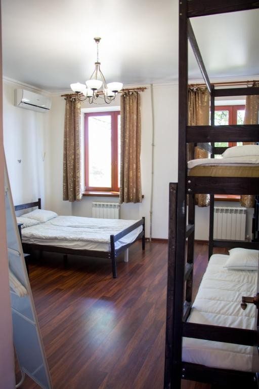Двухместный (Двухместный номер с 1 кроватью или 2 отдельными кроватями и общей ванной комнатой) хостела Подушка, Тула