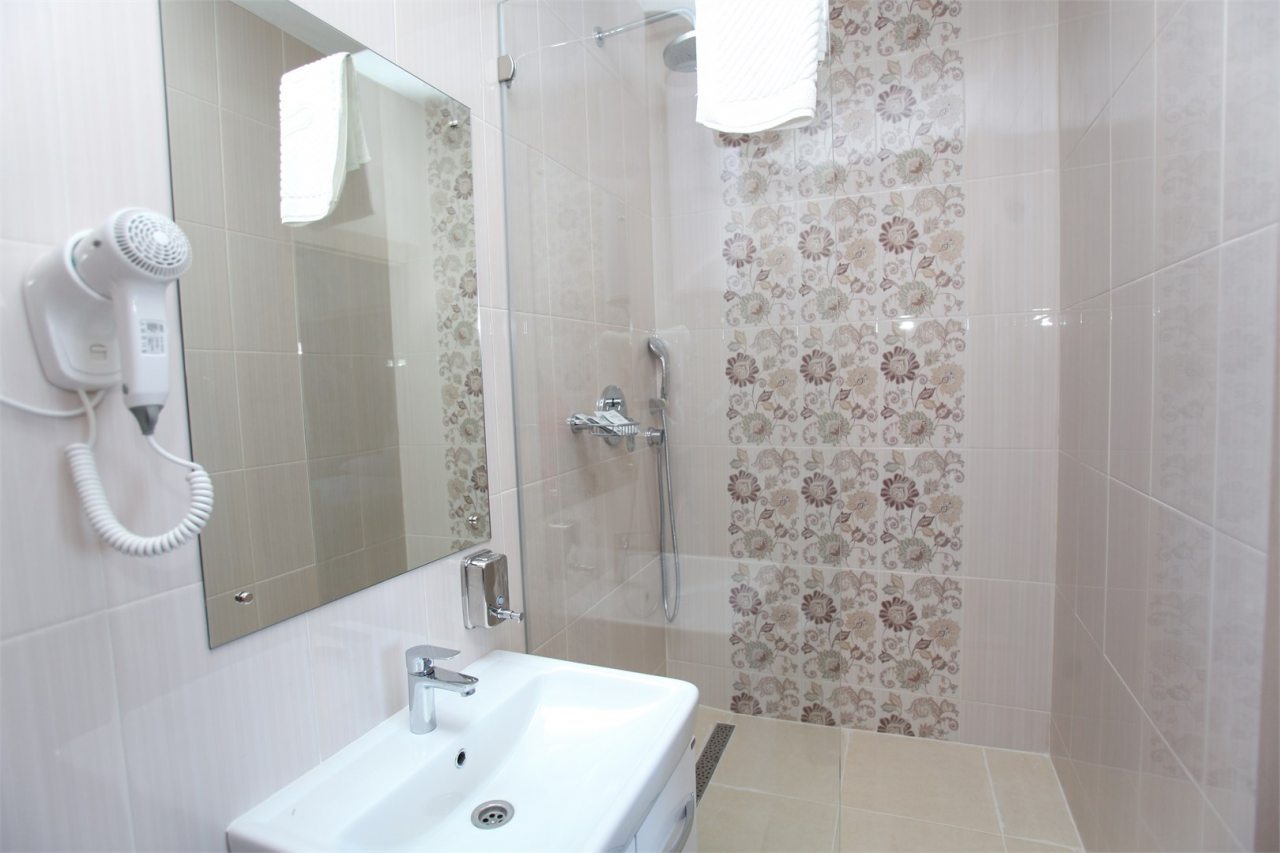 мыло,гель,шампунь (бесплатно).