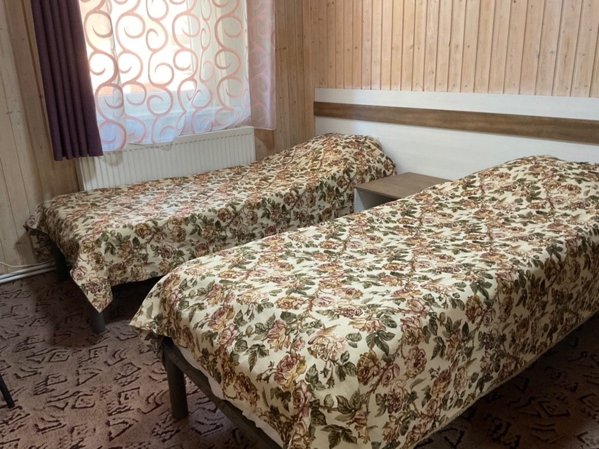 Двухместный (Стандартный двухместный номер с 2 отдельными кроватями) гостиницы Ушба, Терскол