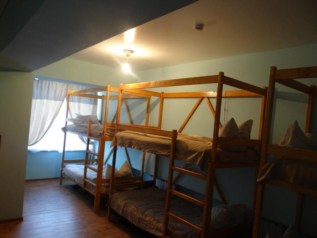 Номер (Кровать в общем 6-местном номере для мужчин) хостела Лаки Хостел, Магадан