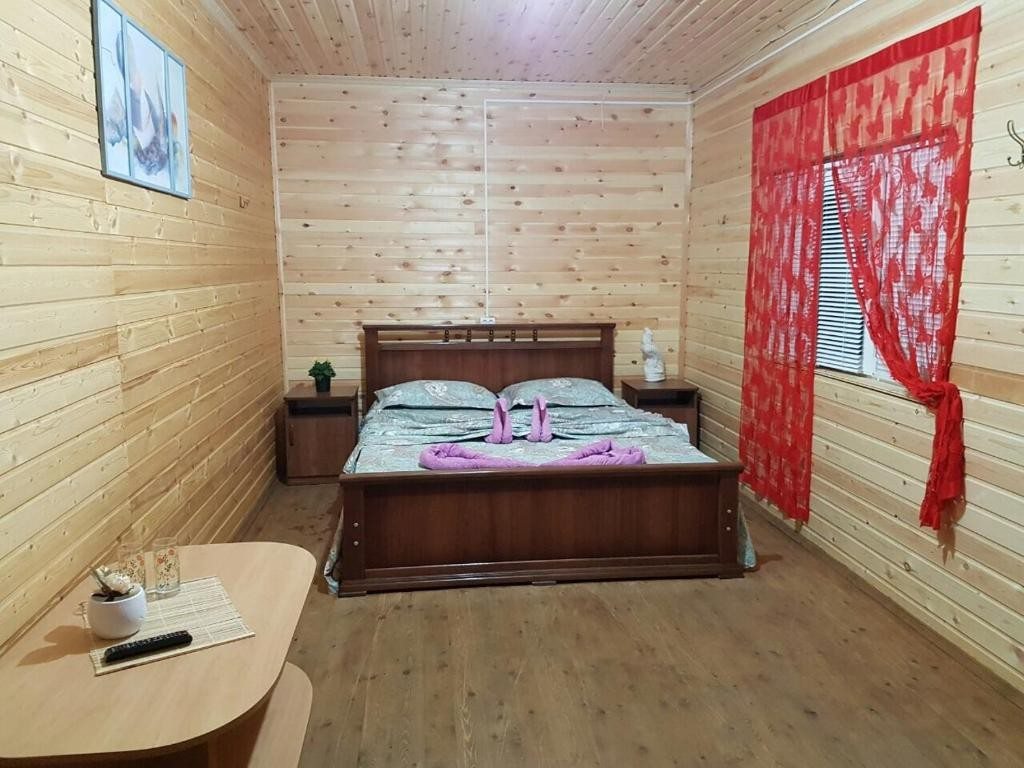 Двухместный (Большой двухместный номер c 1 кроватью или 2 отдельными кроватями) гостевого дома Сургут, Избербаш