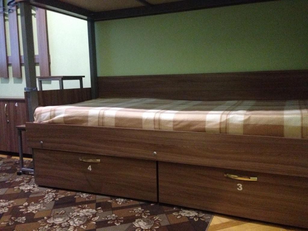 Номер (Кровать в общем 4-местном номере для мужчин и женщин) хостела Россиянка, Таганрог