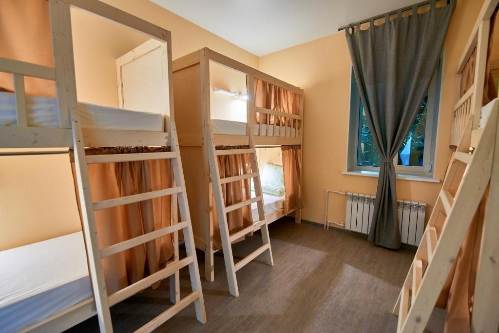 Номер (Спальное место на двухъярусной кровати в общем номере для женщин) хостела Клюква, Сыктывкар