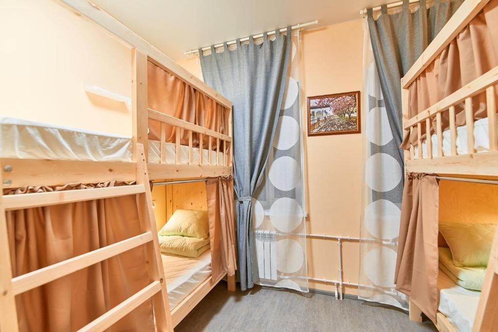 Номер (Спальное место на двухъярусной кровати в общем номере для мужчин) хостела Клюква, Сыктывкар