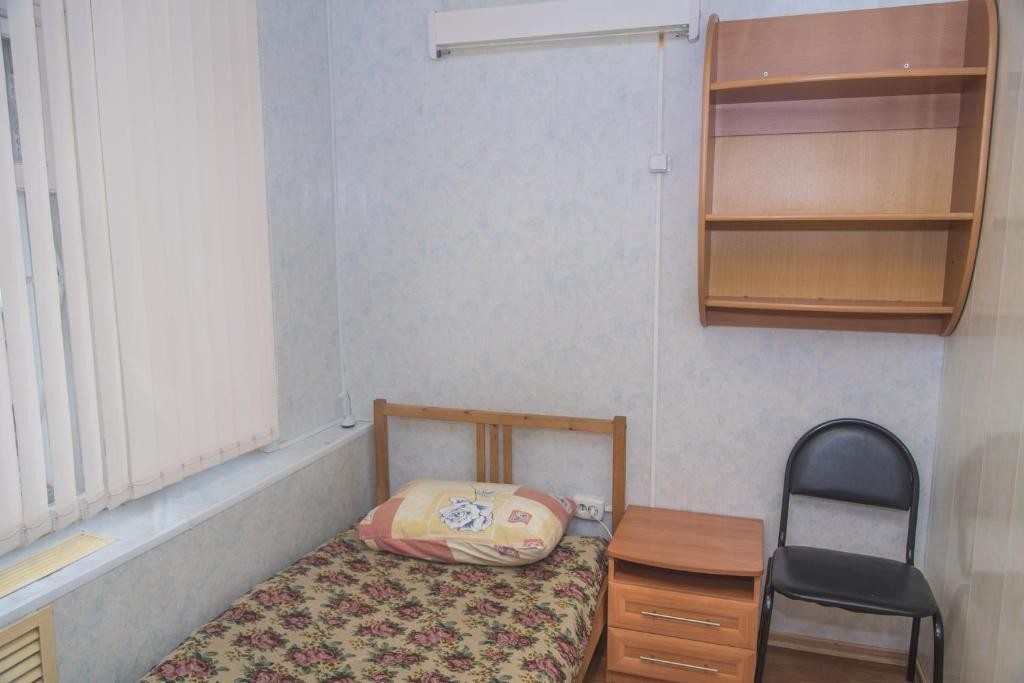 Одноместный (Стандартный одноместный номер с общей ванной комнатой) мини-отеля Гермес на Кутузова 34, Сыктывкар